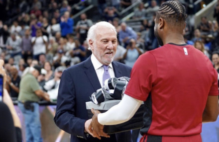 了自己在关 了自己在关